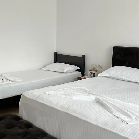 Cinema Center Apartment *
